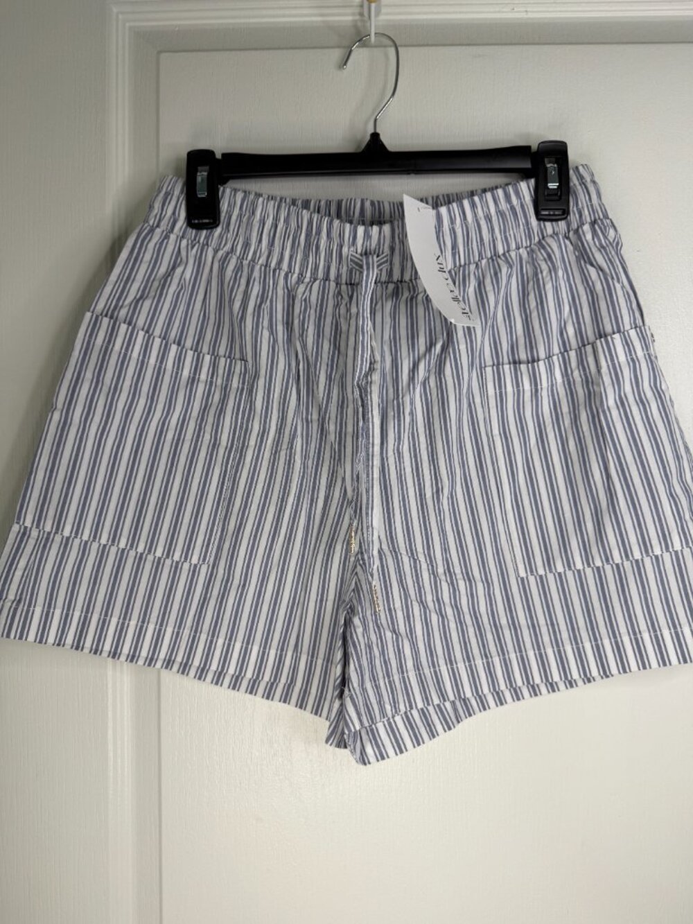 NWT Stella Dux/Saks 5th- Striped Cotton Shorts White Seaport Blue- L- MSRP $128 - Picture 9 of 15